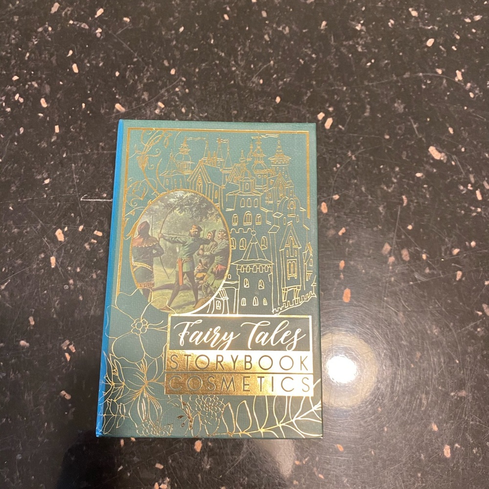 Story Book Cosmetics eyeshadow palette